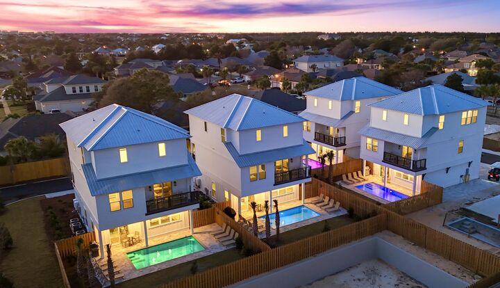 Property Photo: 16 Blue Ohana Court FL 32550