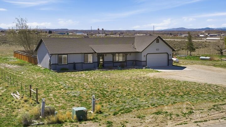 Property Photo: 19 Lawndale Court NV 89815