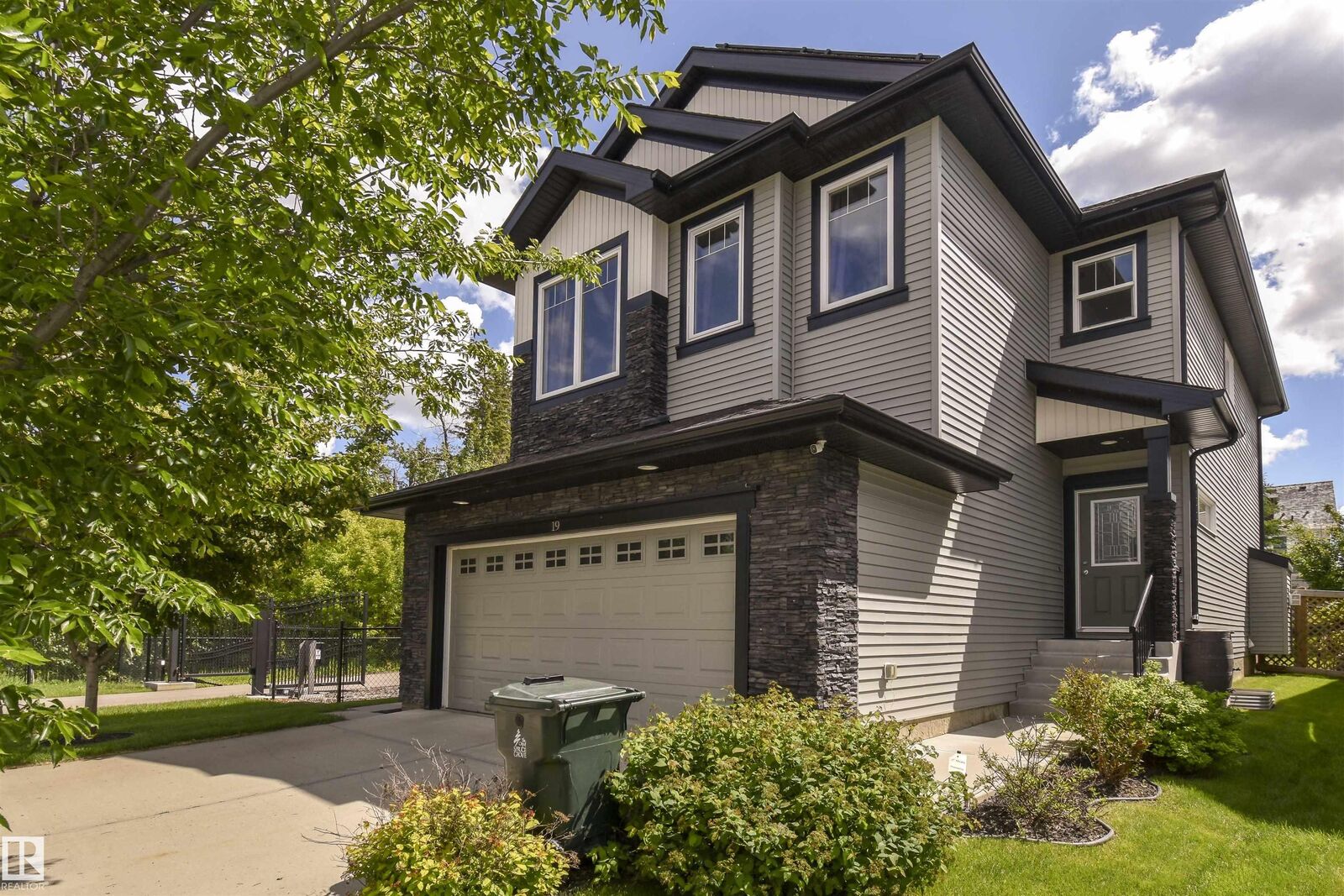 Property Photo:  19 Meadowgrove Lane  AB T7X 0W2 