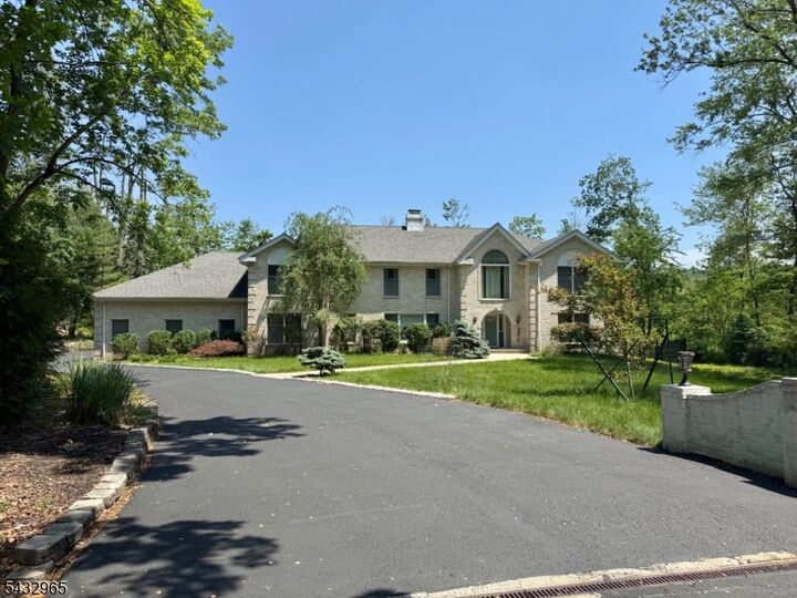 Property Photo:  60 Evergreen Ln  NJ 07069 