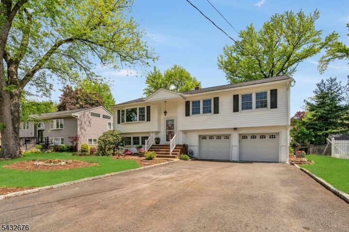 Property Photo:  98 Vassar Dr  NJ 07652 