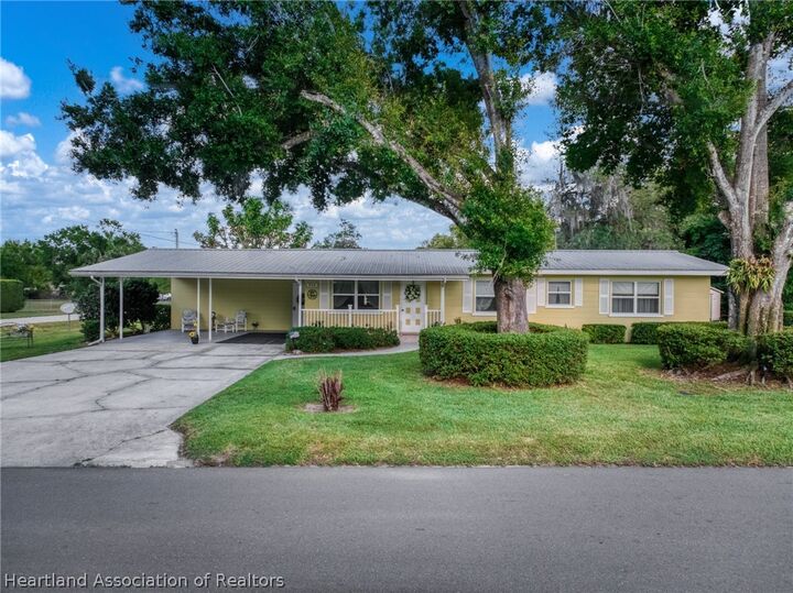 Property Photo:  804 N Verona Avenue  FL 33825 