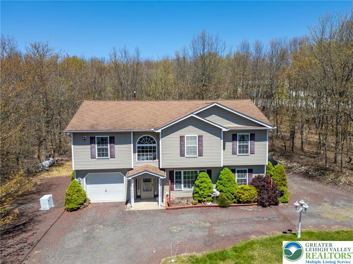 Property Photo: 135 Harvest Way PA 18334