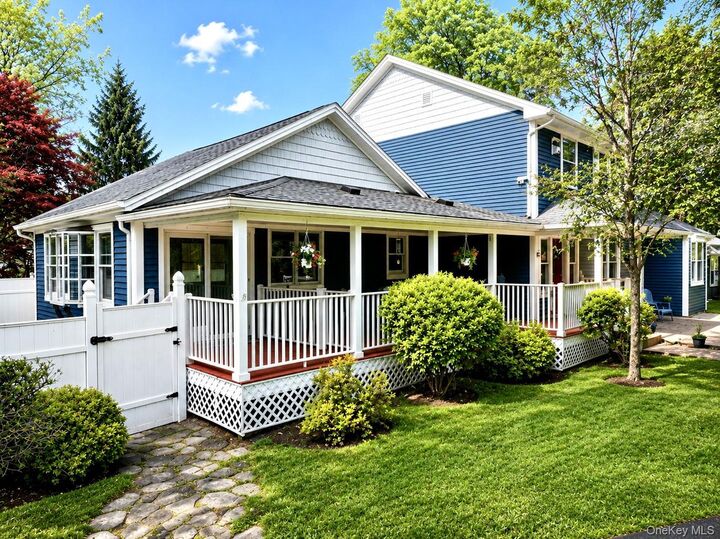 Property Photo:  8 Oak Drive  NY 12553 