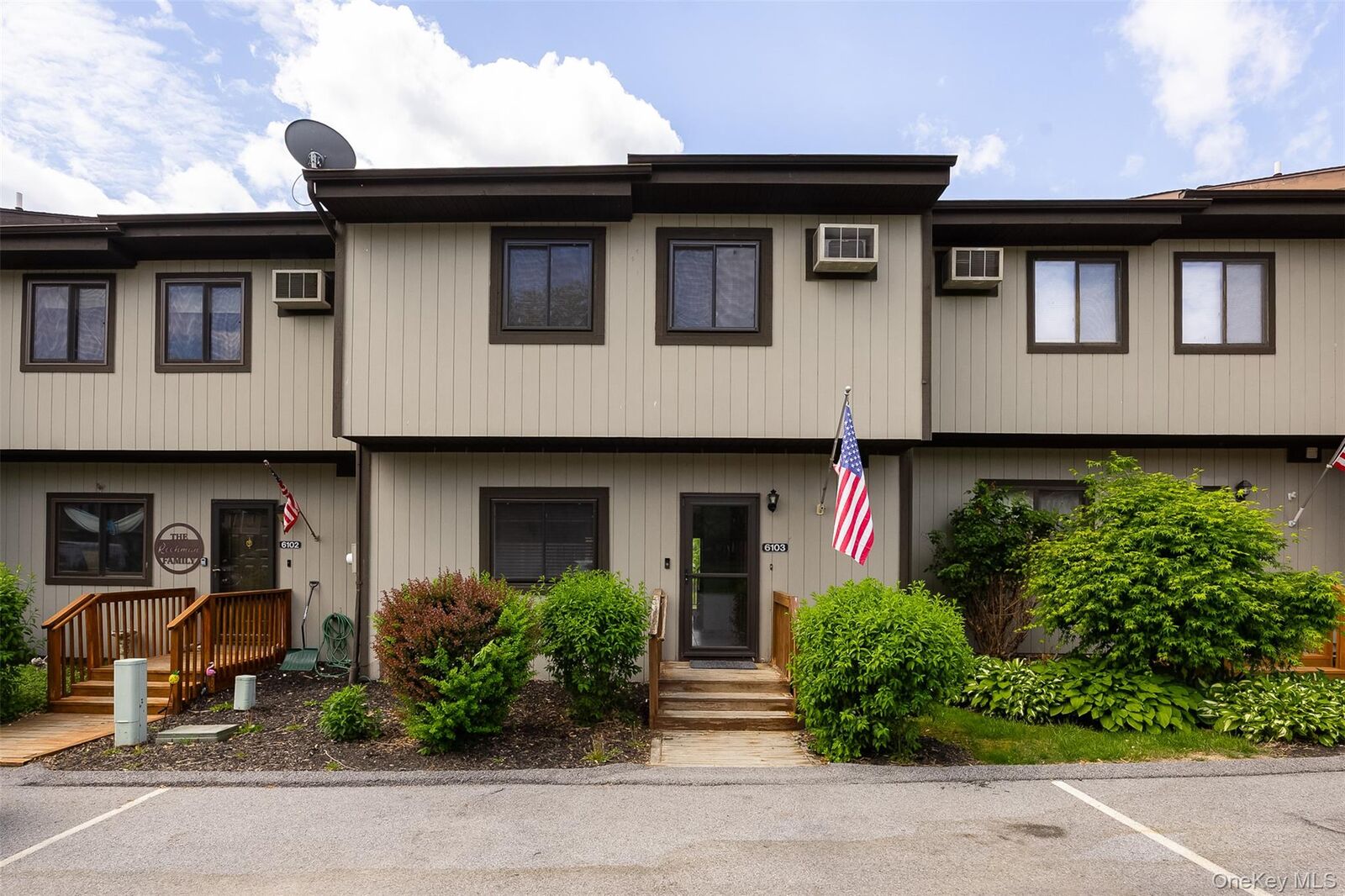 Property Photo: 6103 Chelsea Cove N NY 12533
