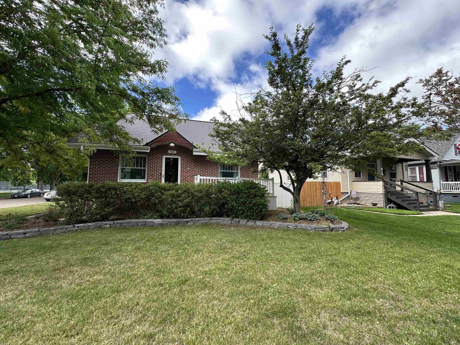 Property Photo: 920 E 4 NE 69101