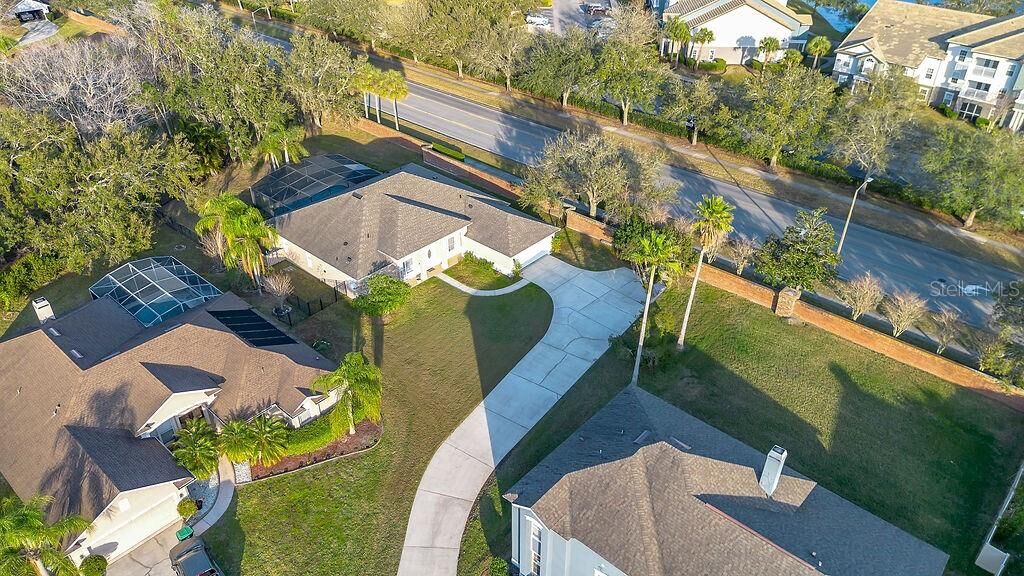 Property Photo:  13330 Meergate Circle  FL 32837 