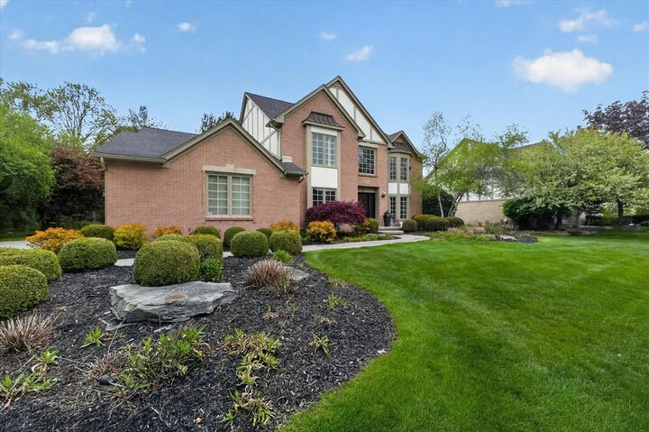 Property Photo:  1452 Lockmoor Drive  MI 48084-1516 