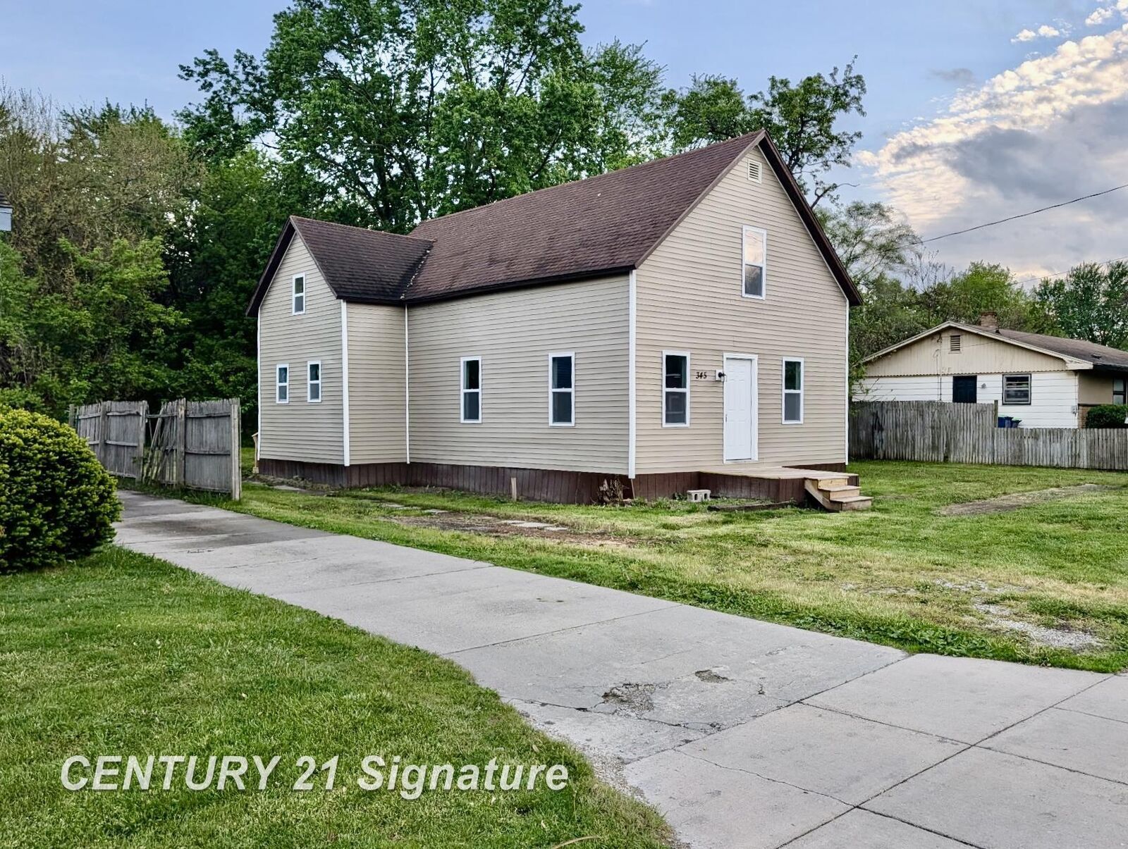Property Photo:  345 Shattuck Road  MI 48604 