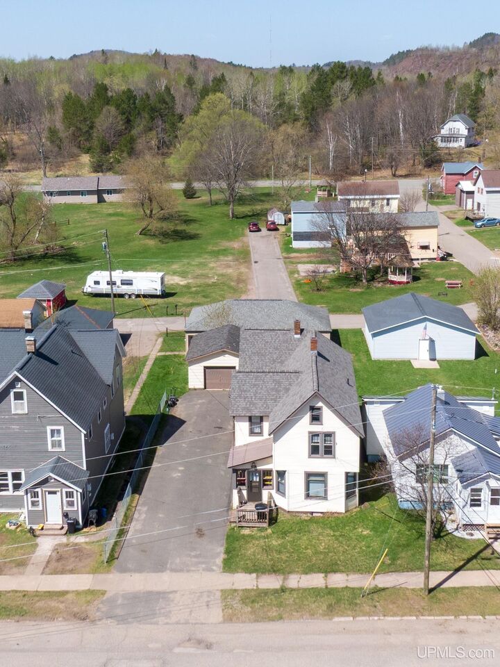 Property Photo: 315 Tobin Street MI 49866