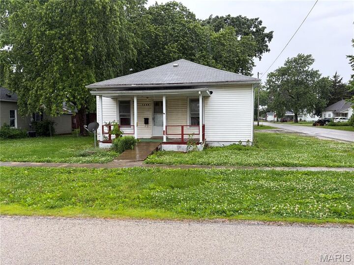Property Photo: 1425 N Madison Street IL 62056