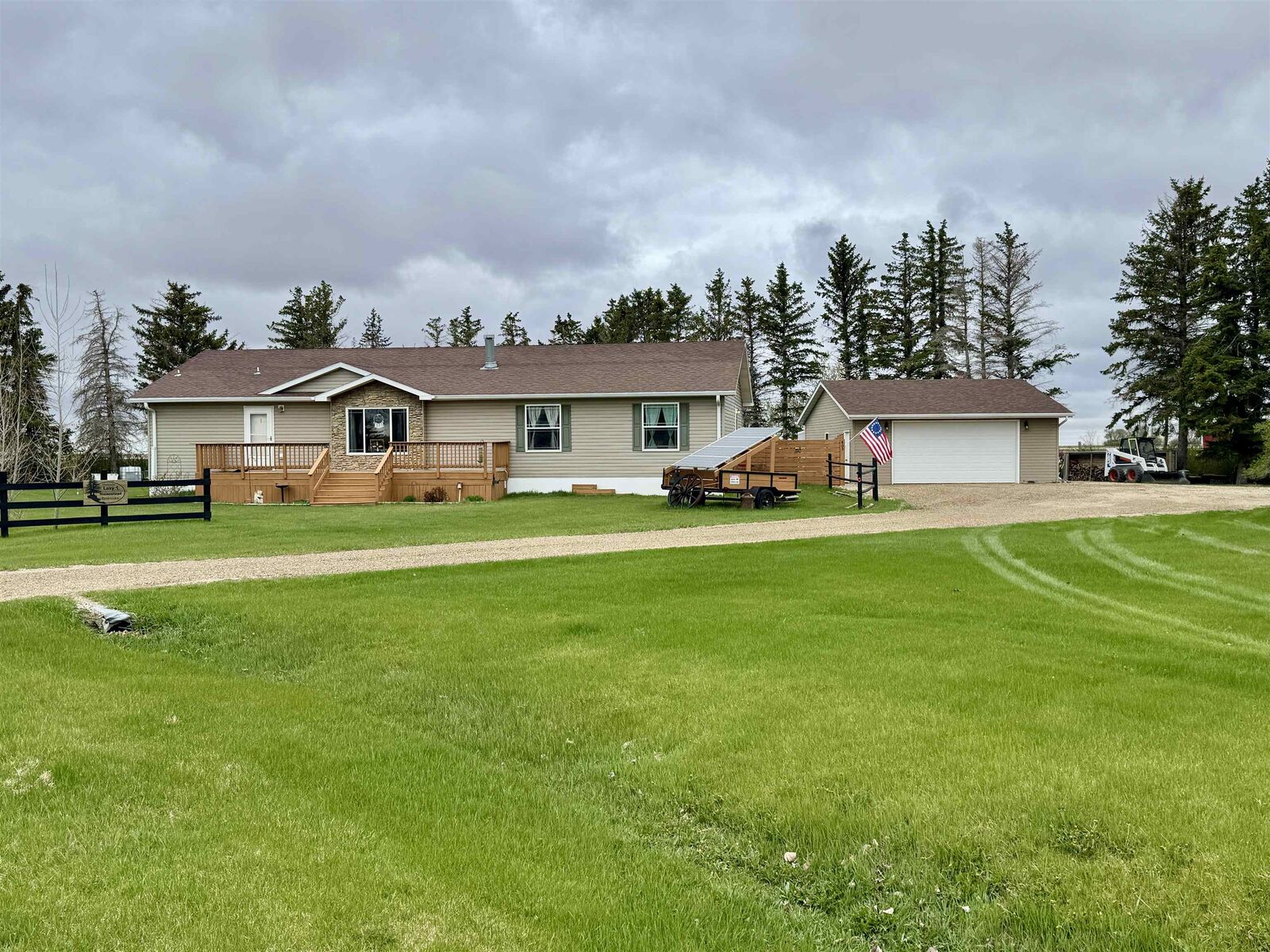 Property Photo: 405 Henry St ND 58748