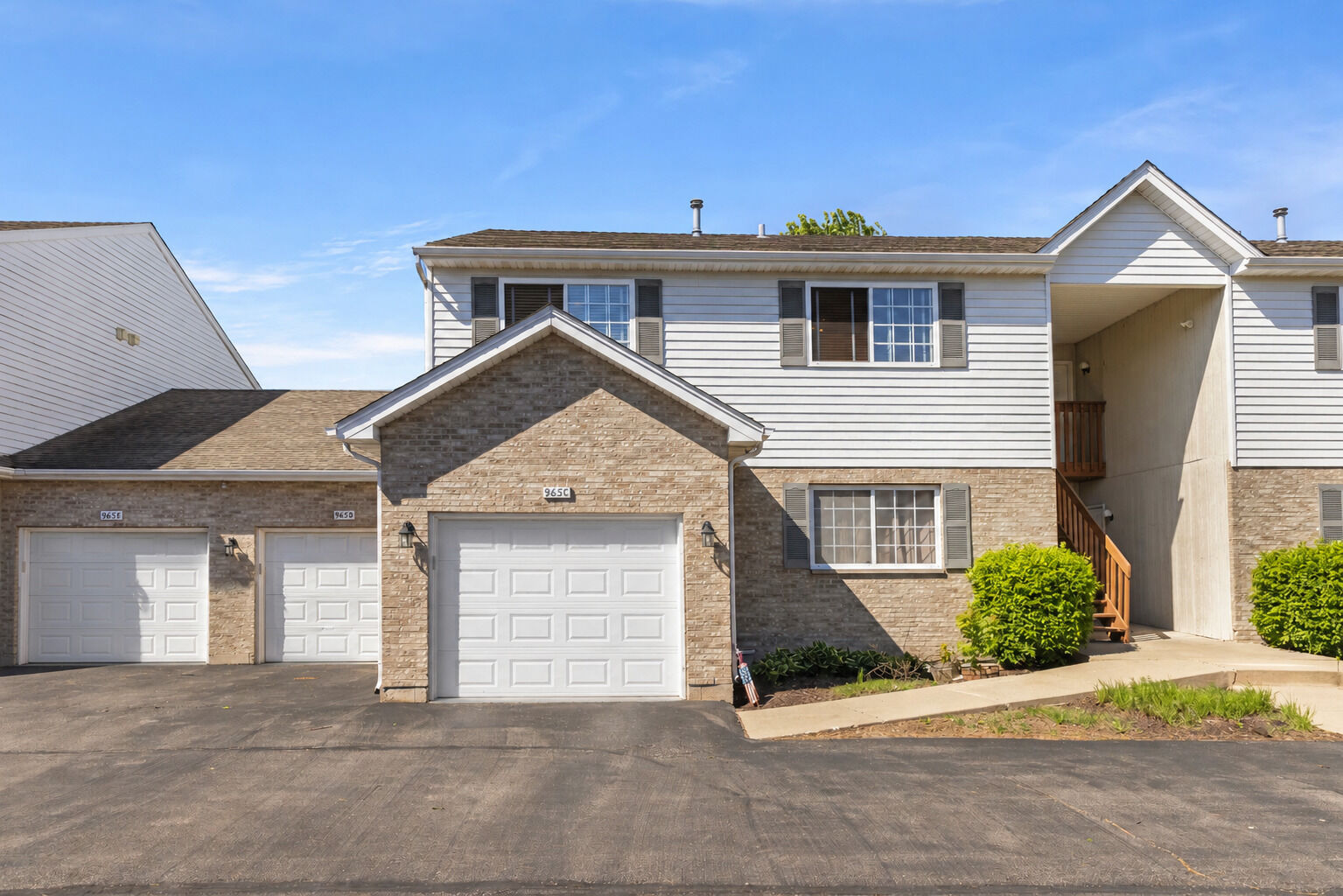 Property Photo:  965 Constance Lane G  IL 60178 