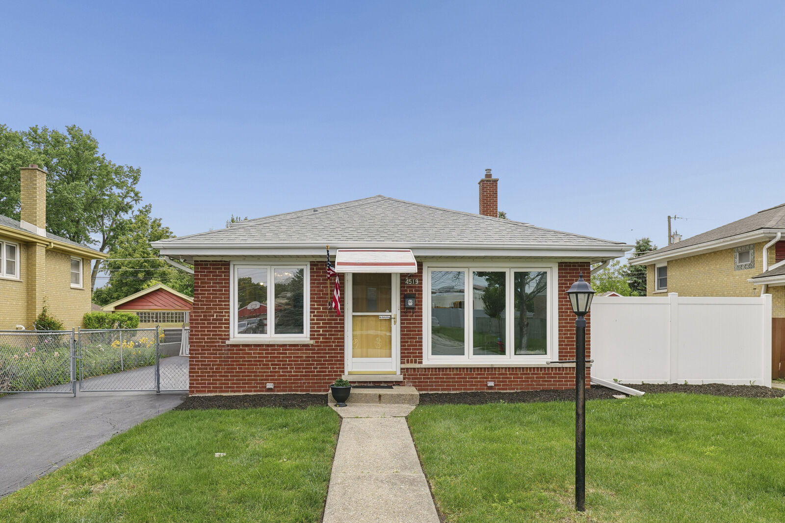 Property Photo:  4519 Blanchan Avenue  IL 60513 