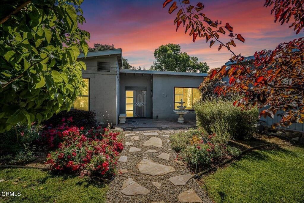 Property Photo:  312 Avenida De La Vereda  CA 93023 