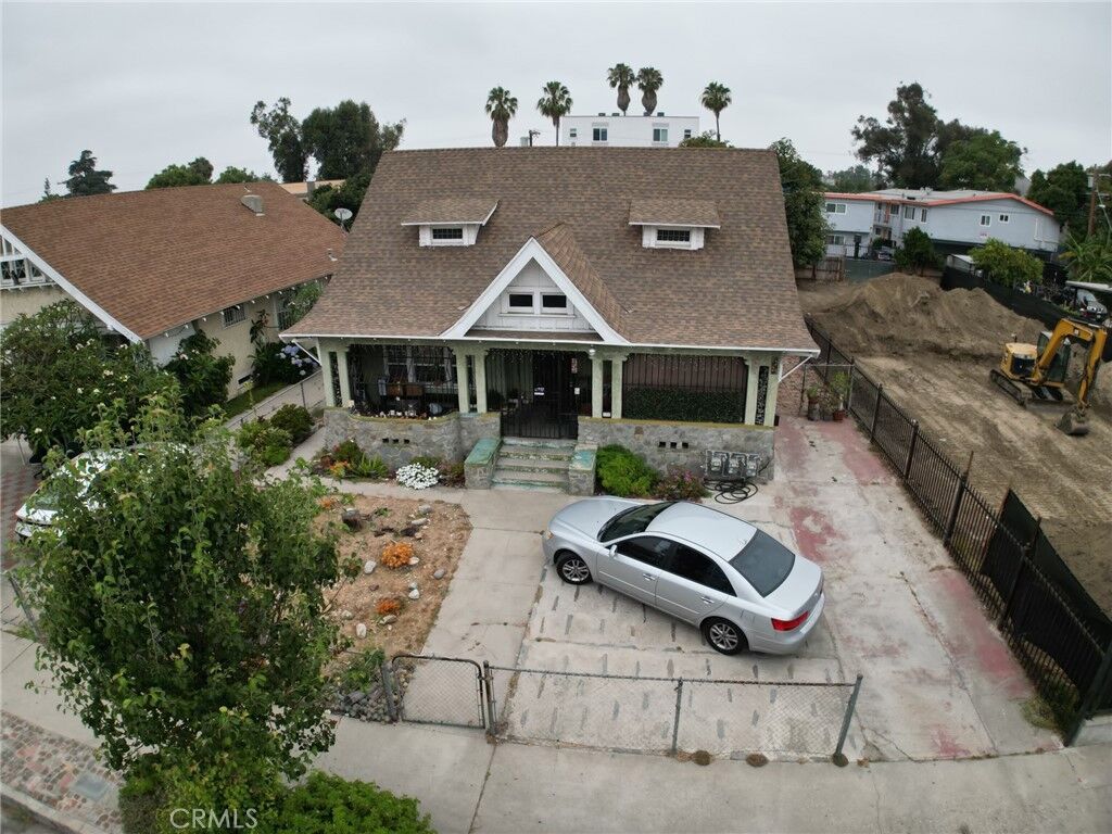 Property Photo:  1229 W 37th Drive  CA 90007 