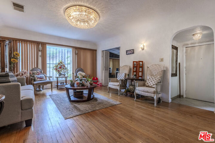 Property Photo:  2251 Moss Avenue  CA 90065 