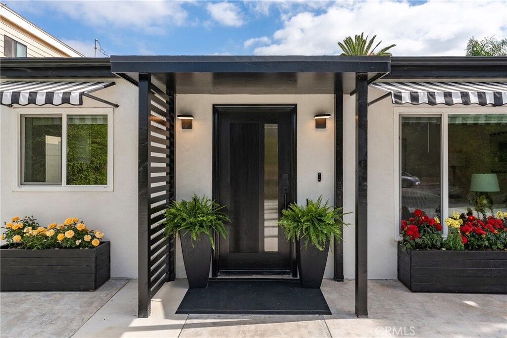 Property Photo:  22432 Burbank  CA 91367 