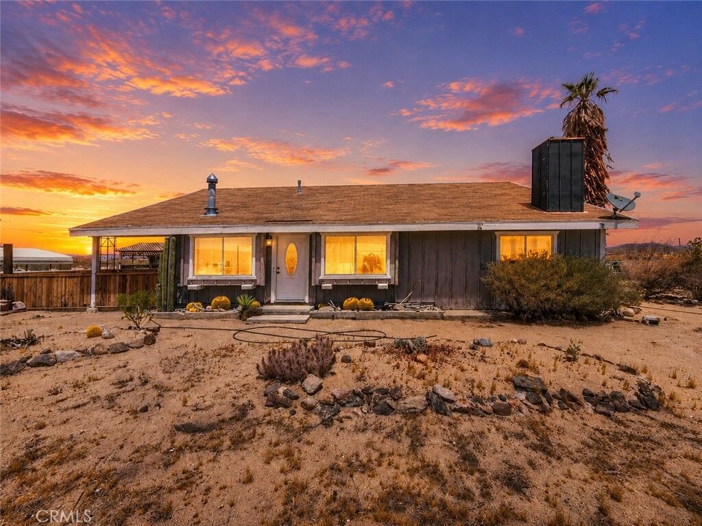 Property Photo:  2620 Oasis Street  CA 92252 