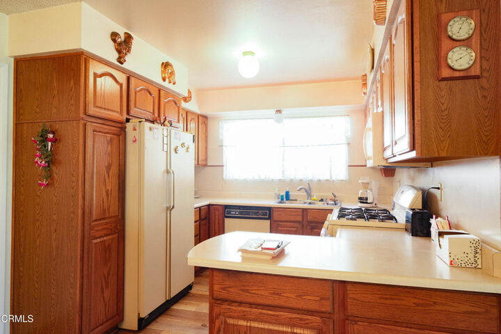 Property Photo: 1800 Natalie Place CA 93030