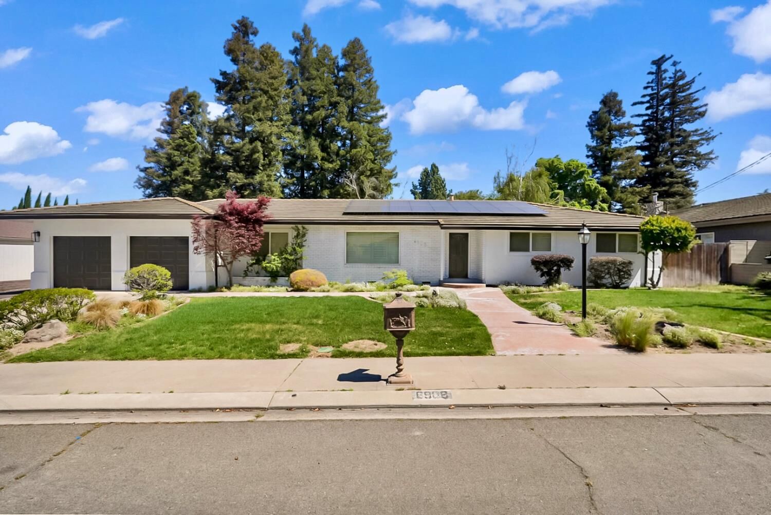 Property Photo: 6908 Arrowwood Drive CA 95367