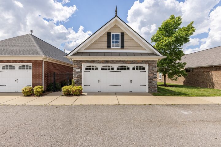Property Photo:  395 Devon Chase Hl 1004  TN 37066 