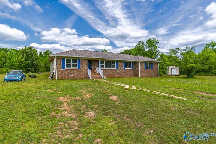Property Photo: 319 Coulter Drive AL 35761