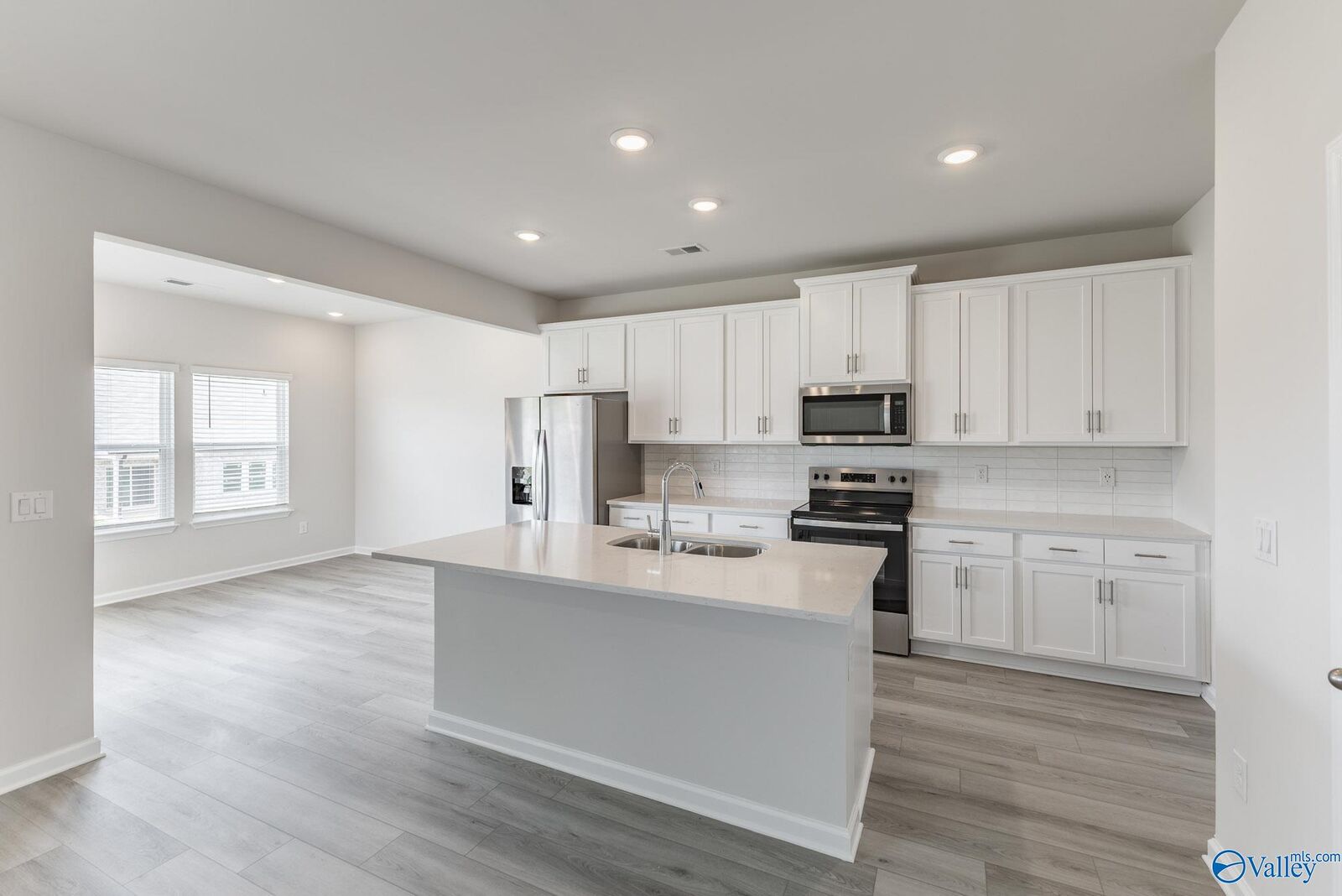 Property Photo:  8284 Huspa Avenue  AL 35756 