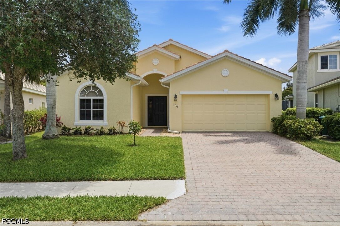 Property Photo: 2506 Blackburn Circle FL 33991