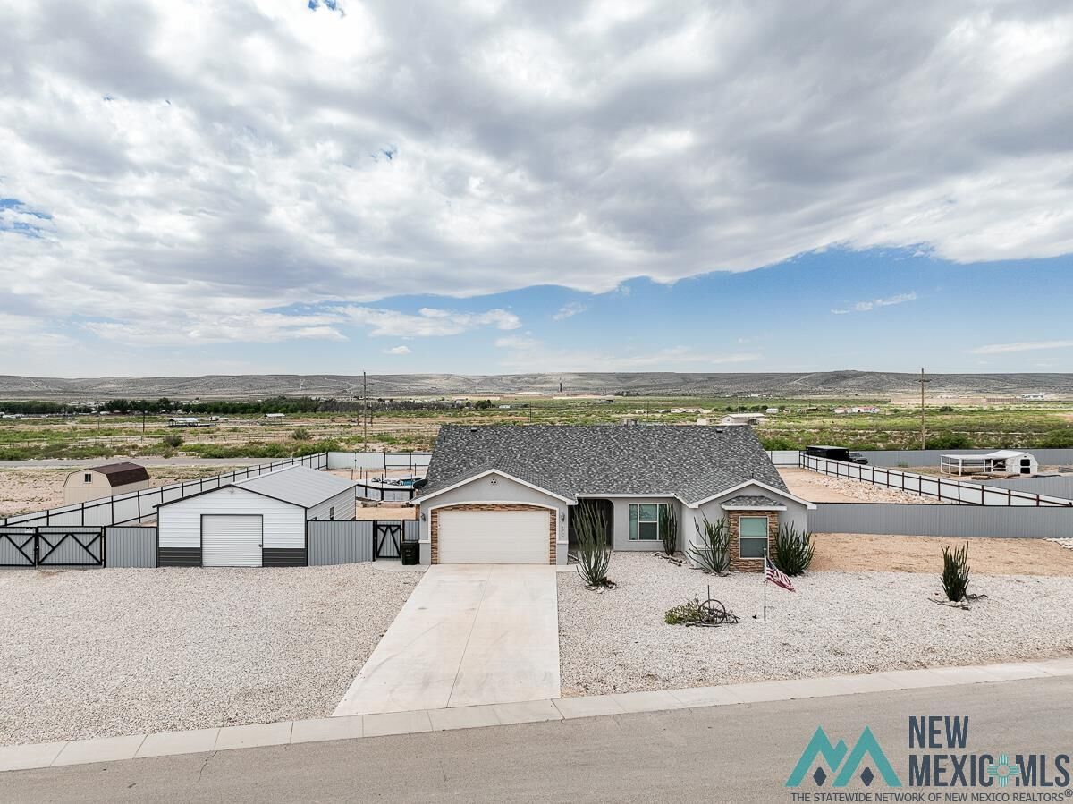 Property Photo: 823 Calamity Jane Drive NM 88220