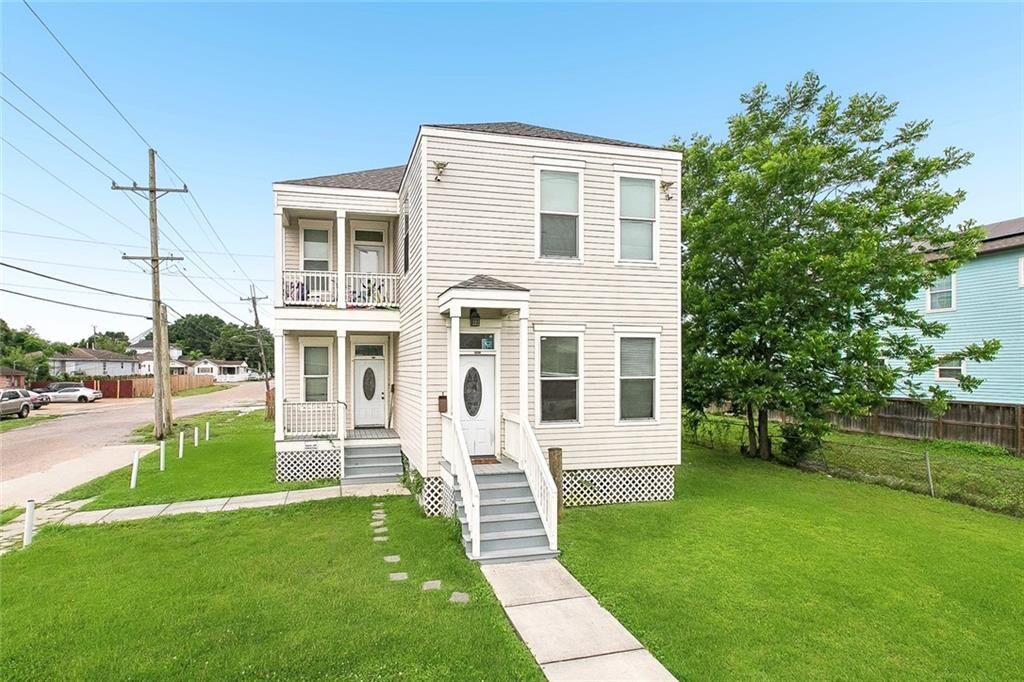 Property Photo:  9000 02 Edinburgh Street  LA 70118 