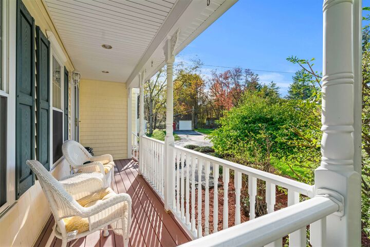 Property Photo: 5 Spicebush Circle NH 03052