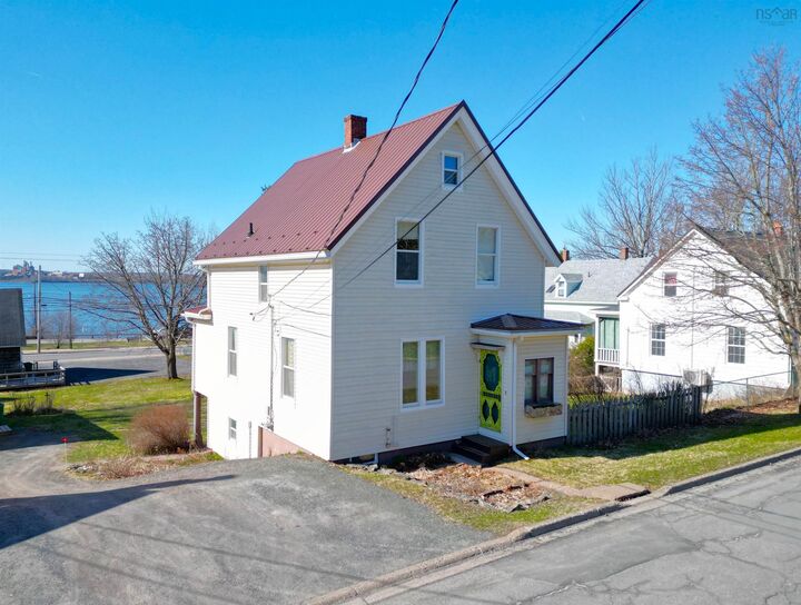 Property Photo:  245 High Street  NS B0K 1H0 
