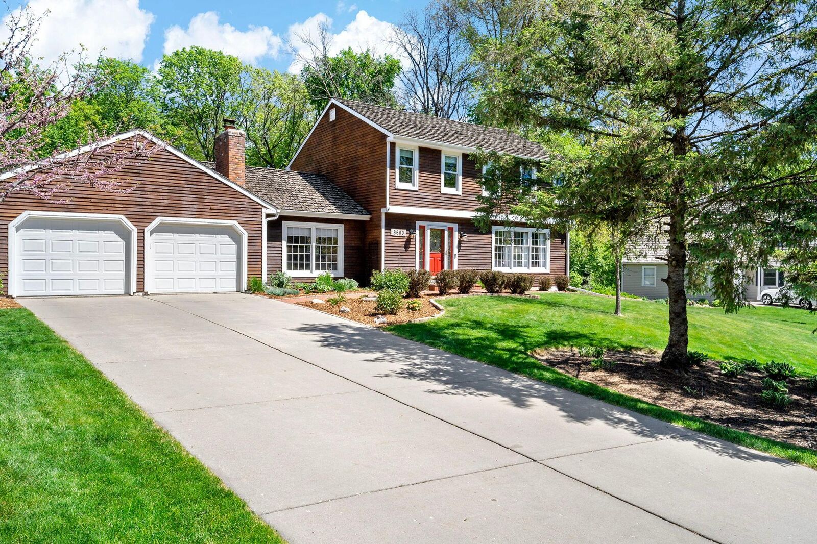 Property Photo: 8660 Black Maple Drive MN 55344