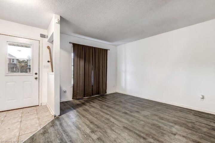 Property Photo:  17 Stowe Terrace  ON N3T 6P4 