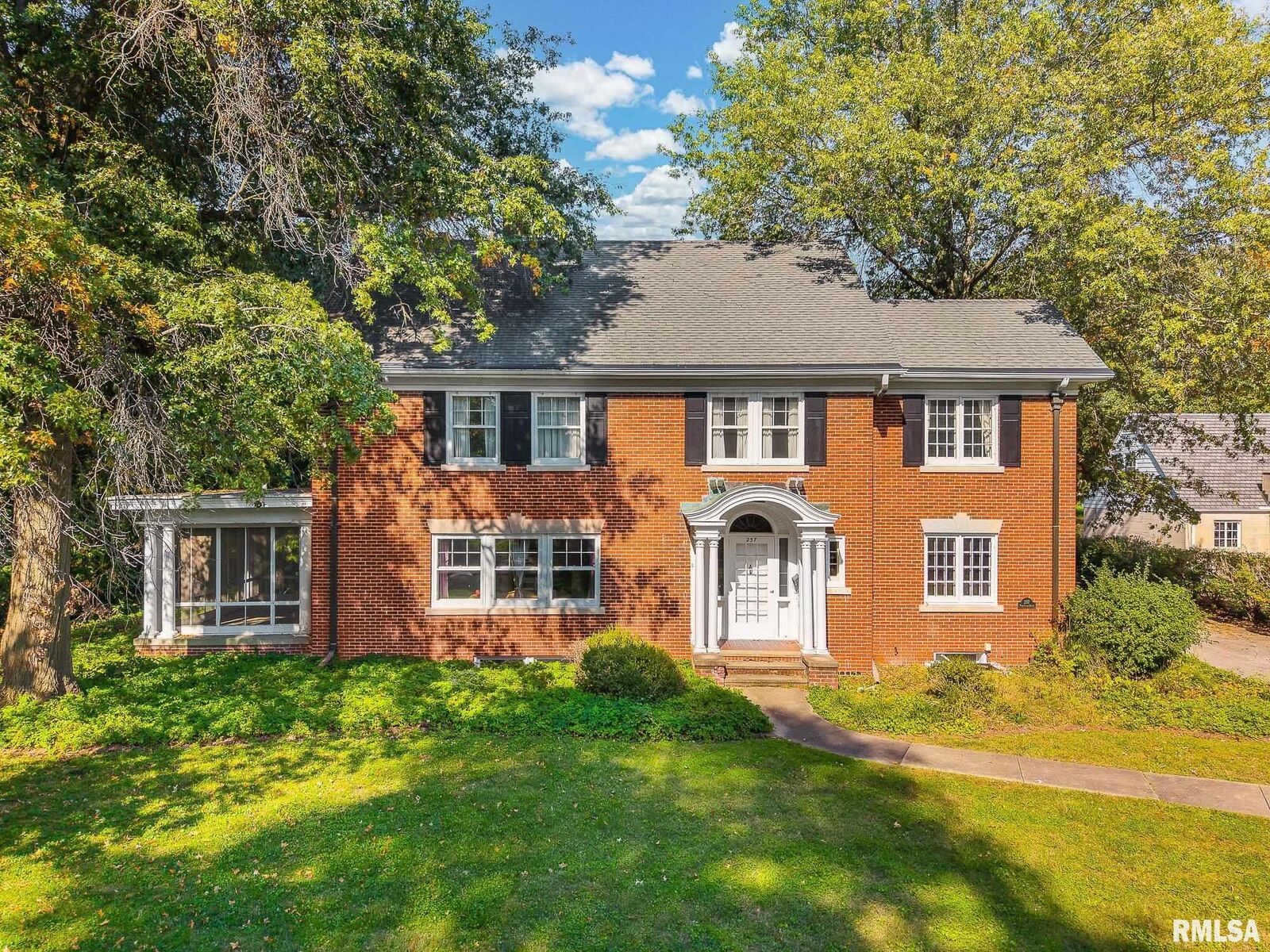 Property Photo:  237 Park Lane Drive  IL 61401 