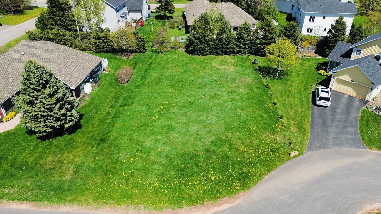 Property Photo:  Eli Court  PE C1E 2L4 