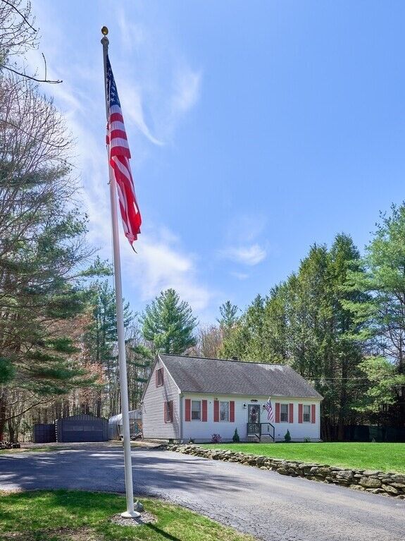 Property Photo:  3 Hammond Street  MA 01542 