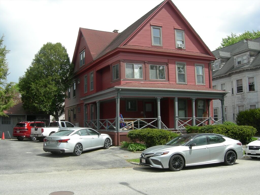 Property Photo:  64 Fruit St  MA 01609 