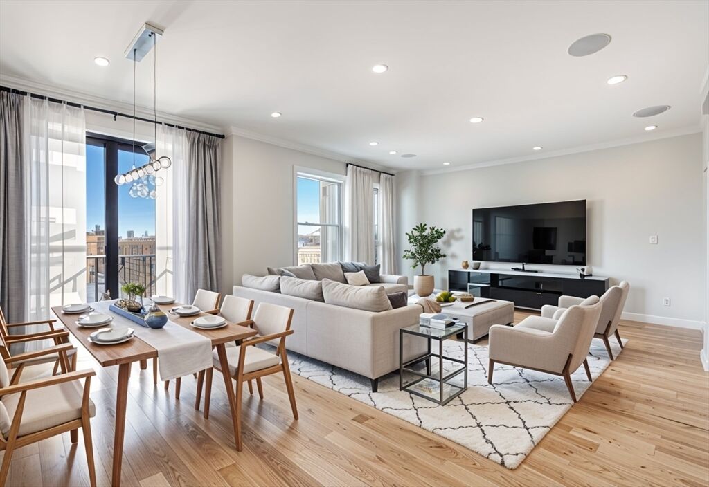 Property Photo:  340 West 2nd Street 17  MA 02127 