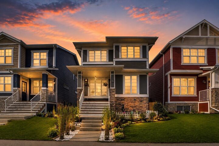 726 Redstone Drive NE — photo 1