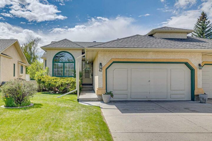 Property Photo: 47 Sunlake Close SE AB T2X 3H2