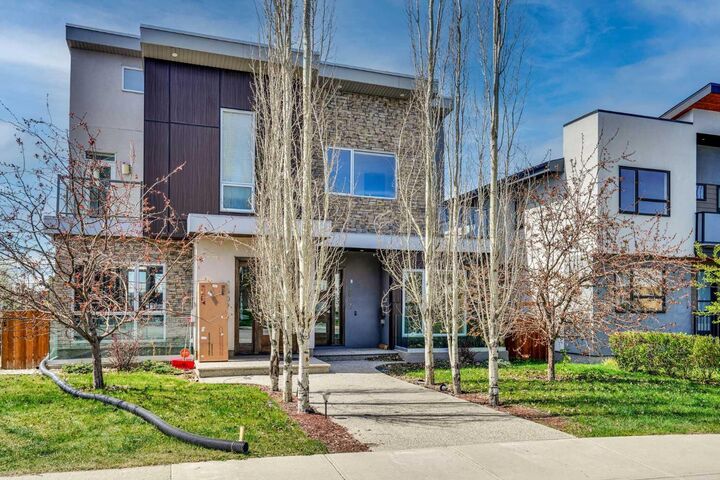 Property Photo: 2505 21 Street SW AB T2T 5A9
