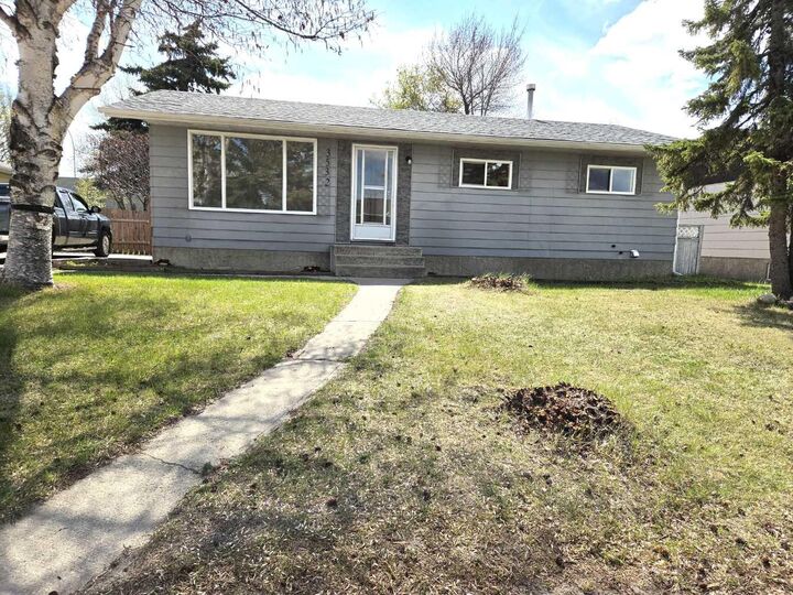 Property Photo: 3532 50 Avenue E AB T4G 1J1
