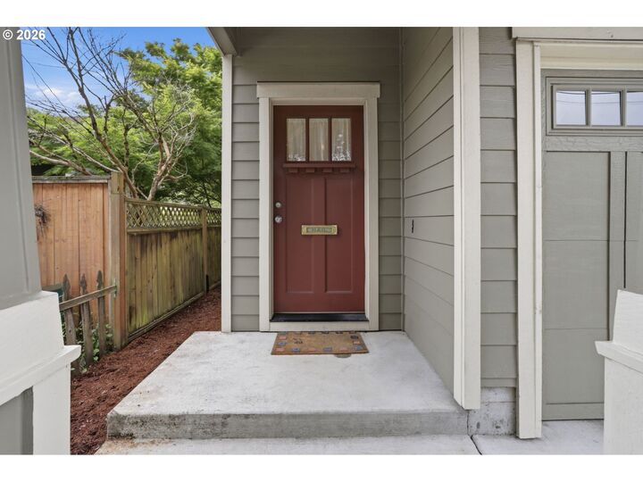 Property Photo:  8010 SE Tolman St  OR 97206 