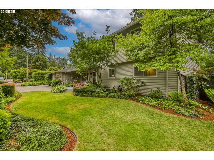 Property Photo:  3870 Ridgewood Way  OR 97068 