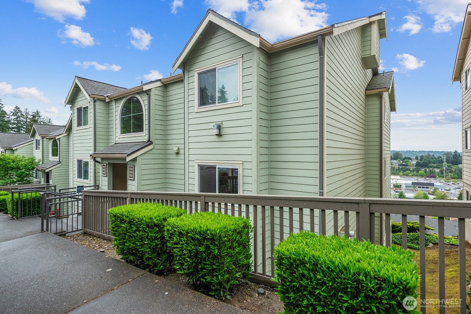 Property Photo: 3815 SE 131st Lane SE H-16 WA 98006
