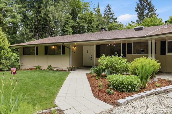 Property Photo: 18506 SE 294th Street WA 98042