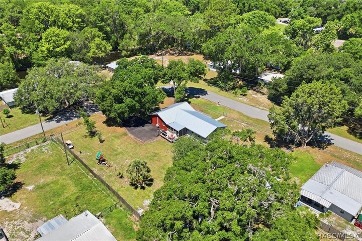 Property Photo: 5515 S Bluegill Way FL 34436