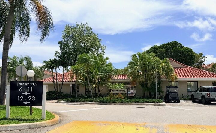Property Photo:  5326 NE 6th H23  FL 33334 